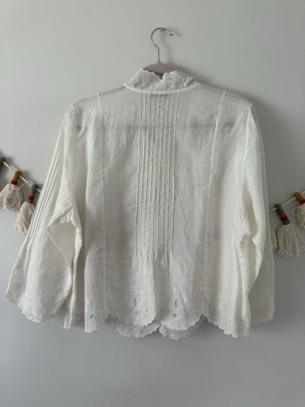 Vintage Cabi 100% Linen Eyelet Embroidered Button Down Top Delicate Cottage XL - Picture 2 of 11